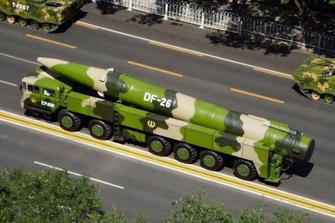 “关岛特快”导弹旅罕见曝光!发射车一眼望不到头,可同时打三艘航母 “关岛特快”导弹旅罕见曝光!发射车一眼望不到头,可同时打三艘航母