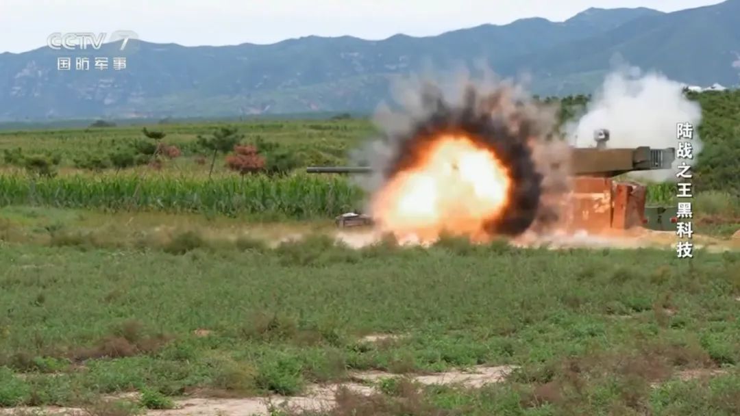 央视曝光:坦克主动防御系统“双发实弹拦截”,前所未有的自信 央视曝光:坦克主动防御系统“双发实弹拦截”,前所未有的自信