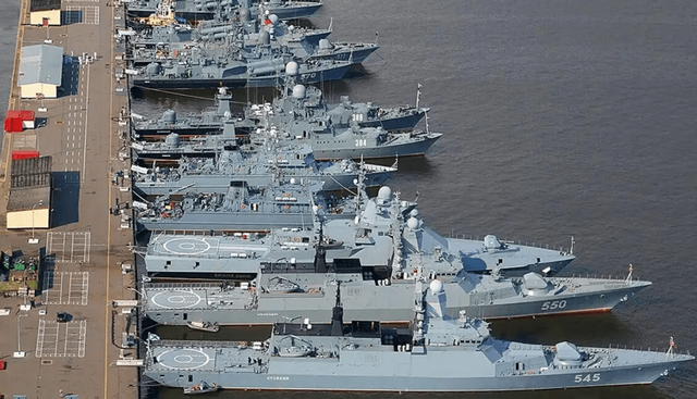 中国的新型护卫舰一亮相,美军看了眼红,俄军更是点名想购买 中国的新型护卫舰一亮相,美军看了眼红,俄军更是点名想购买