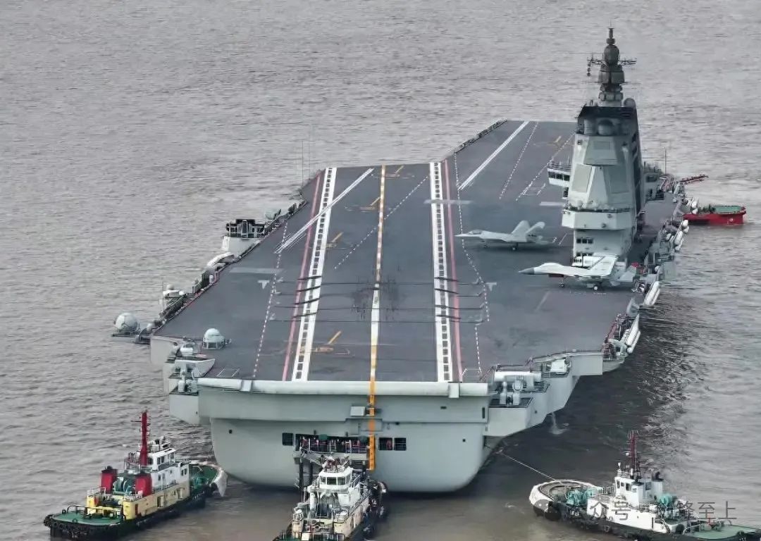 福建舰甲板再次出现弹射小车,六轮海试后又重走老路,难道之前并没有弹射舰载机? 福建舰甲板再次出现弹射小车,六轮海试后又重走老路,难道之前并没有弹射舰载机?