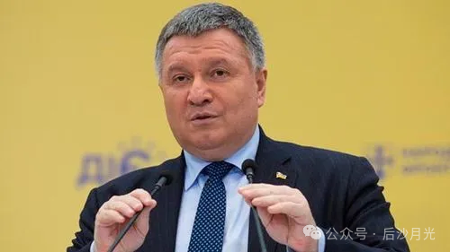 当警察向暴行下跪时,乌克兰的悲剧已经注定! 当警察向暴行下跪时,乌克兰的悲剧已经注定!