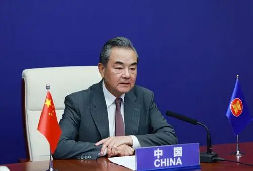 原创丨东大格局是真大，特朗普却想哄骗中国！东欧终于意识到上了菜单！