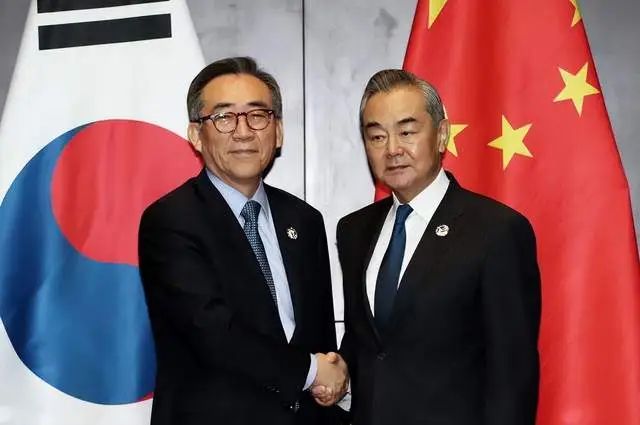 尹锡悦的“烂摊子”怎么收?文在寅给出解决思路:快请中国来救场 尹锡悦的“烂摊子”怎么收?文在寅给出解决思路:快请中国来救场