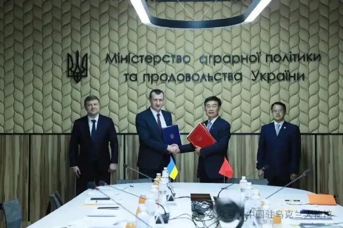 100%关税，中国出手送特鲁多一程！