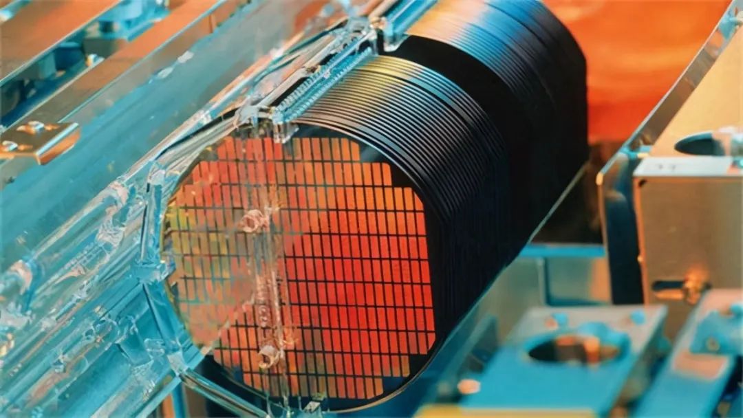 中国稀土卡脖子，日本两大支柱产业命悬一线，现在知道要变天了？