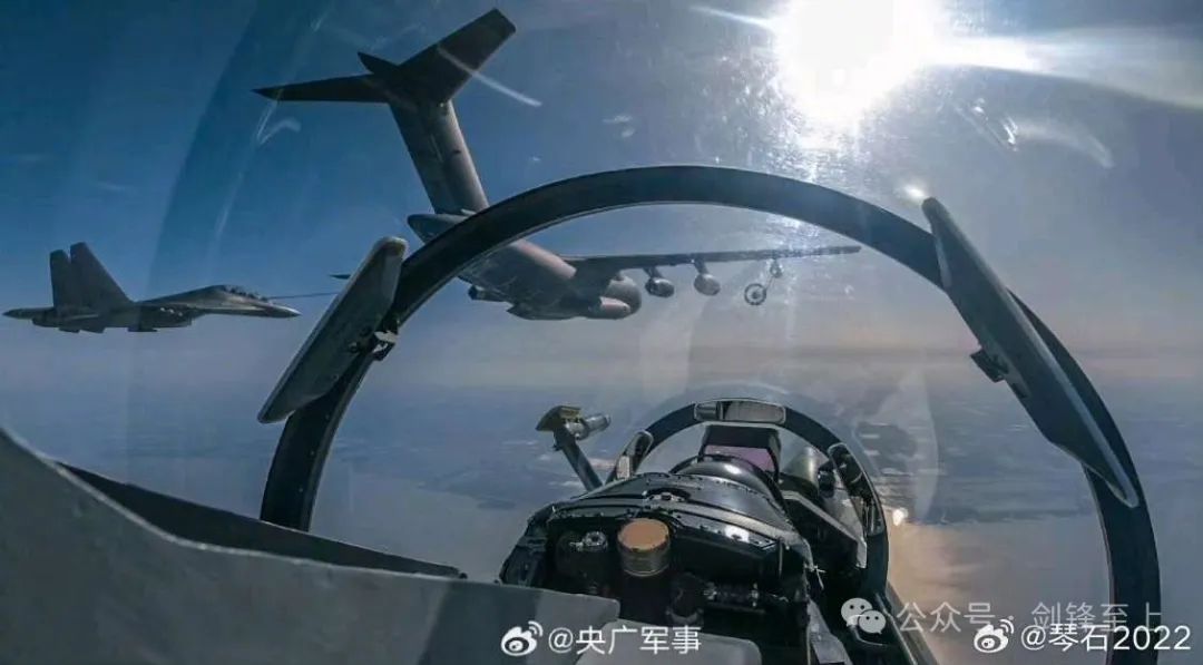 空军训练真的拼，歼16远航8小时成为常态，作战半径居然覆盖第二岛链