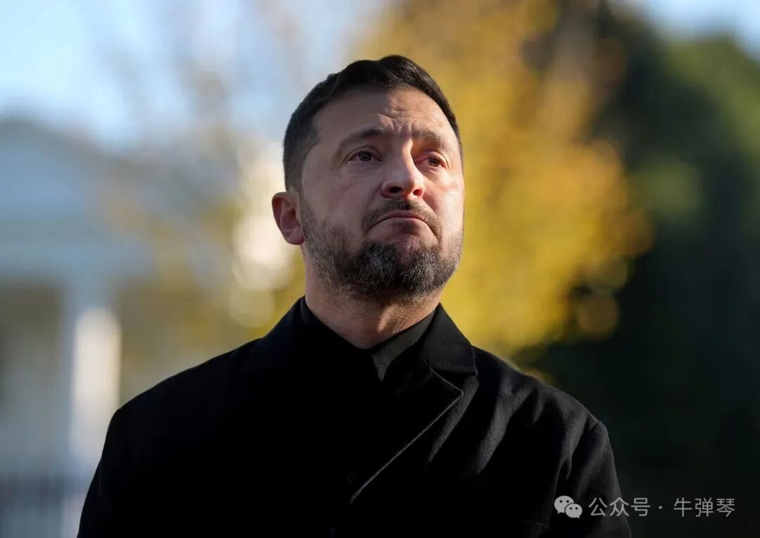 乌克兰总统弗拉基米尔·泽连斯基周五在白宫外拉斐特公园举行的新闻发布会上发表讲话。