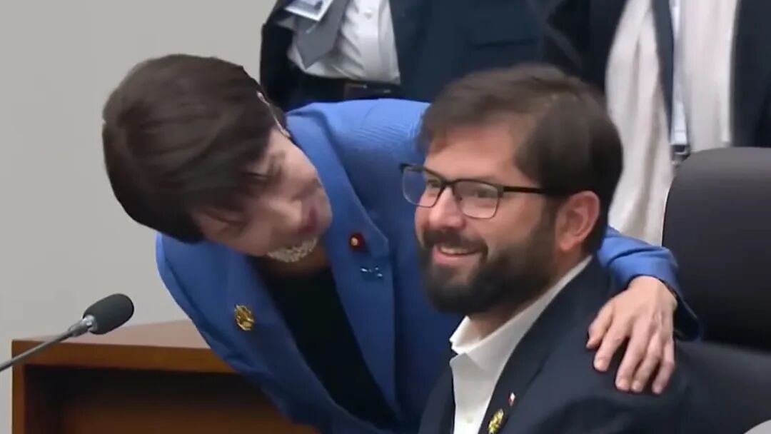 高市早苗太“压抑”了！