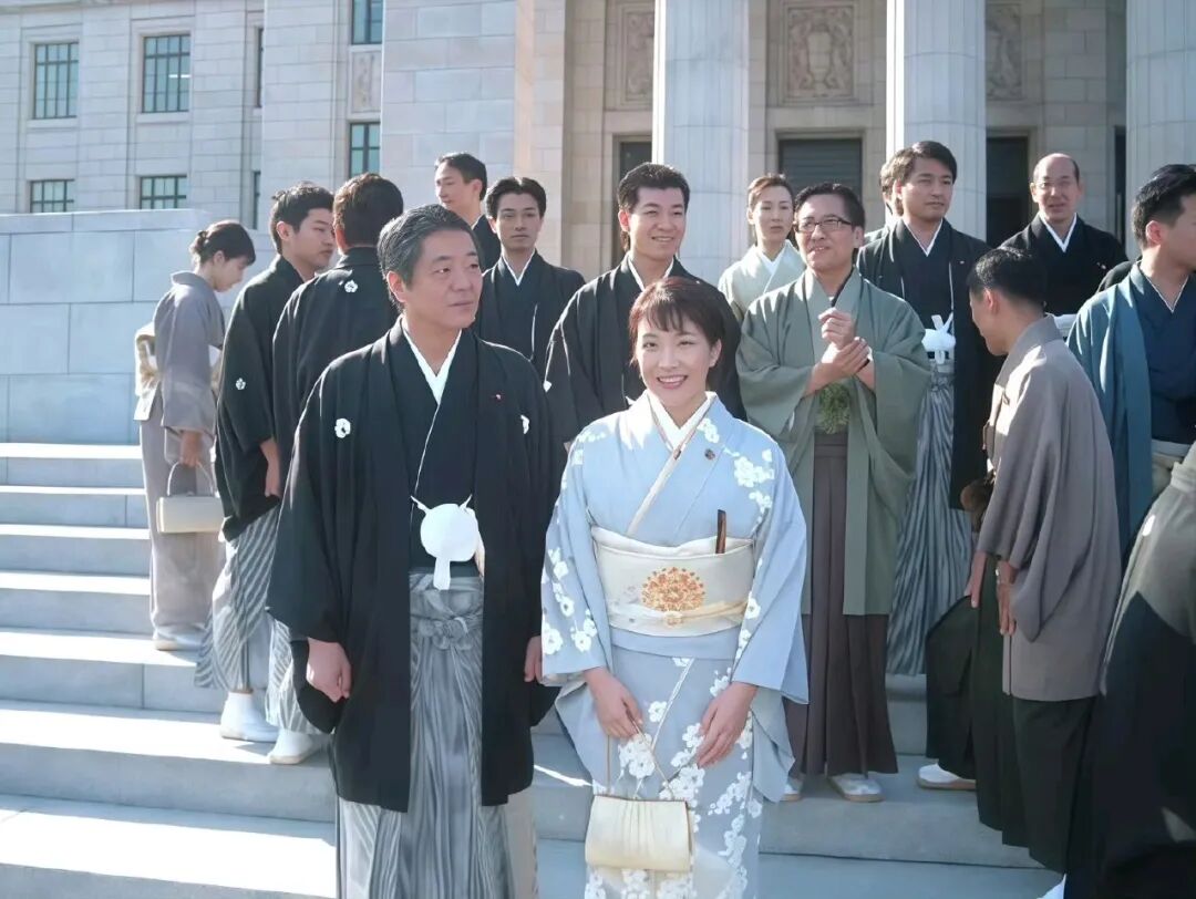 高市早苗太“压抑”了！