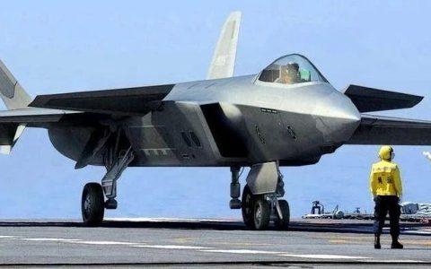 004可能是全球第一种不太在意甲板风的航母！