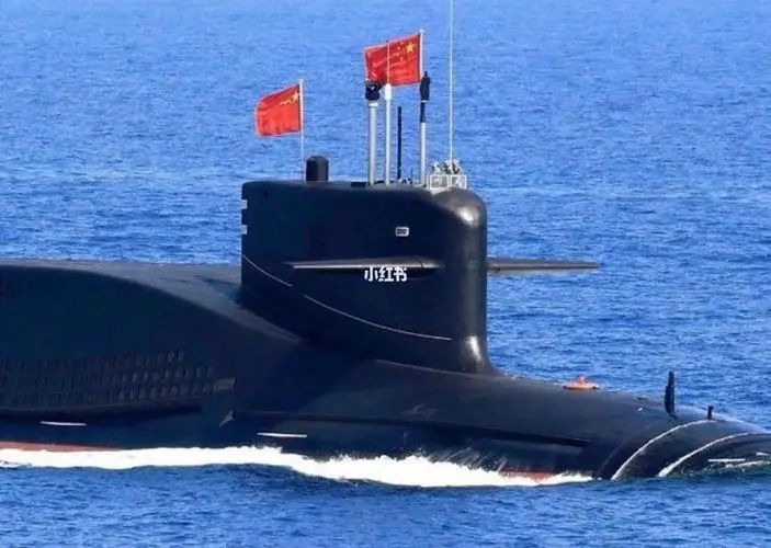 英国航母在南海逼退中国潜艇？丢脸的其实是英国人