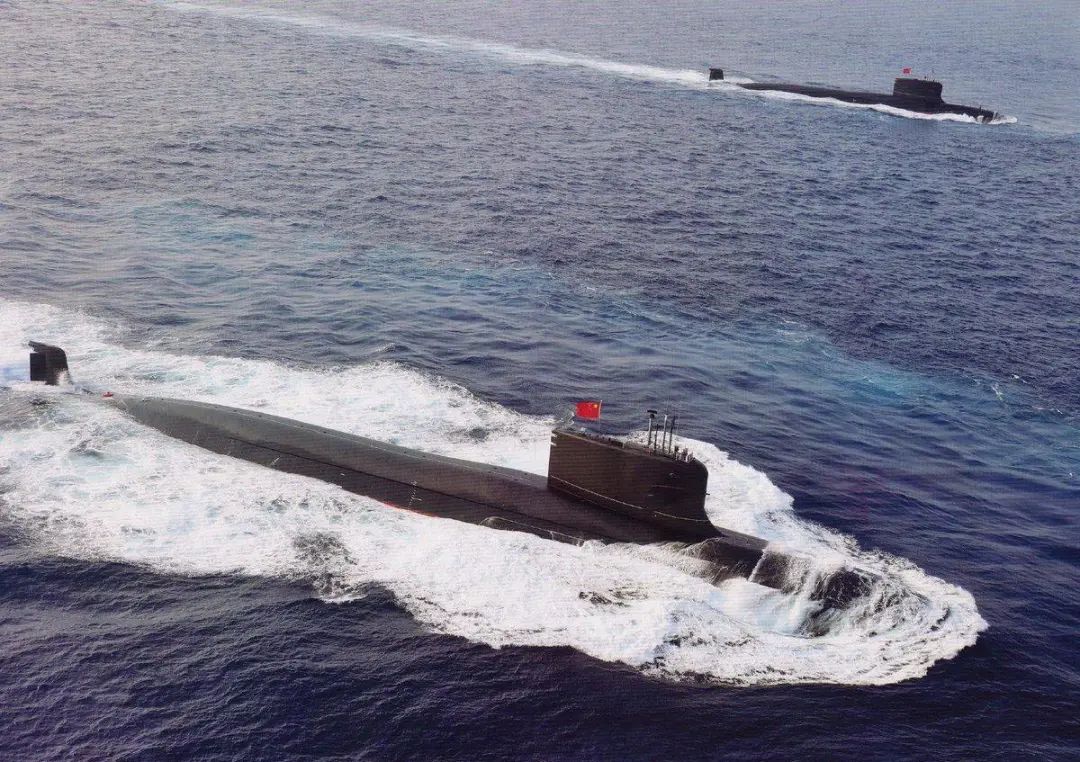 央视披露我军潜艇遇险，遭“敌机”投掷声呐浮标，称谓已发生变化
