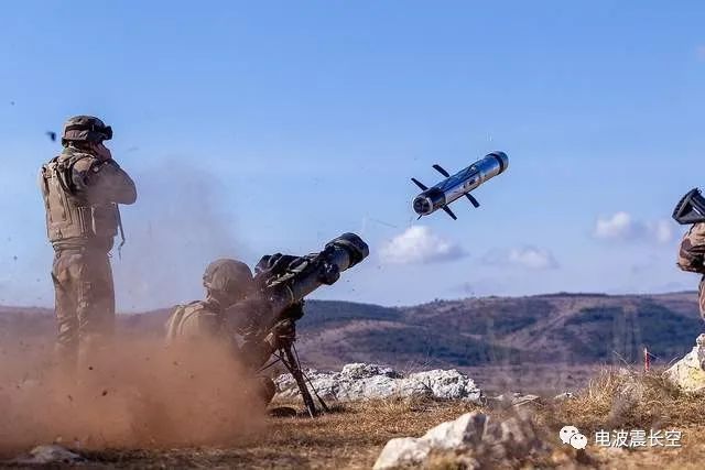 乌军拿到“第5代反坦克导弹”！法国人真够下本儿的