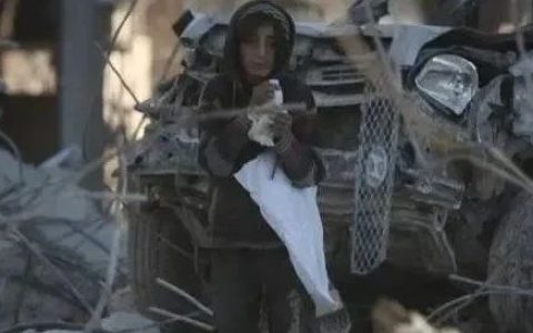 大地震后，西方要求叙利亚断腿乞求