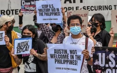 菲律宾再增4个军事基地供美军使用，就这样“两条腿走路”能走多远？