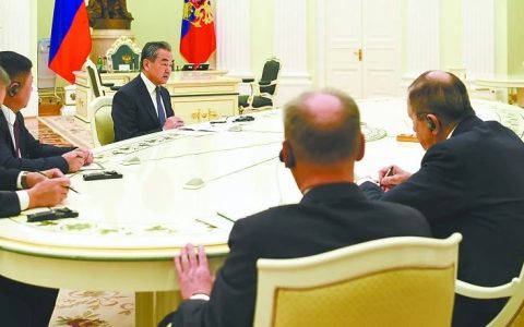 关键时刻，世界聚焦中国！