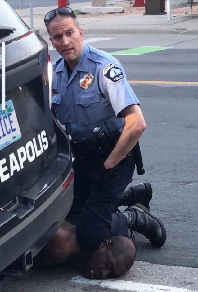 “黑命贵”终于吃瘪了！黑人警察杀了黑人咋整？