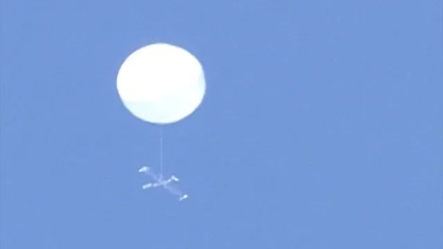 突发！“中国间谍气球”入境美国上空，美军F-22等多型战机紧急升空！