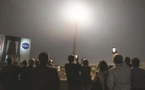 除了“流浪地球”还有“流量月球”！多国酝酿探月计划