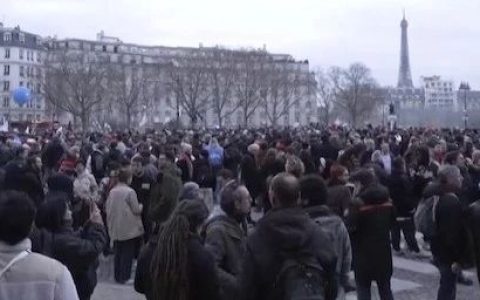 法国63岁退休，工会不认可继续罢工