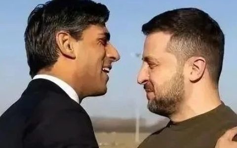 泽连斯基去英国，背后一场残酷的血洗正在酝酿