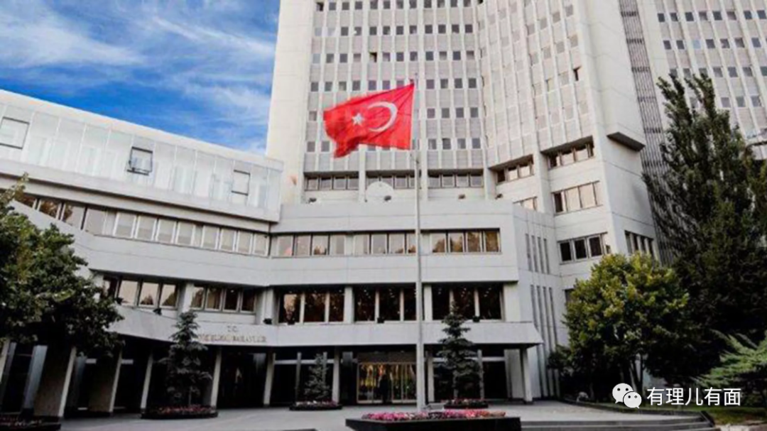 土耳其遭遇双重“地震”