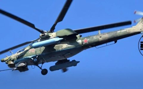 一块坠毁飞机皮卖2600元？去俄乌战场捡炮弹卖废品能发财？