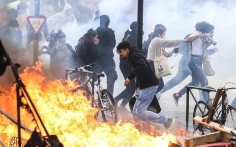 大革命边缘？长文剖解法国问题！