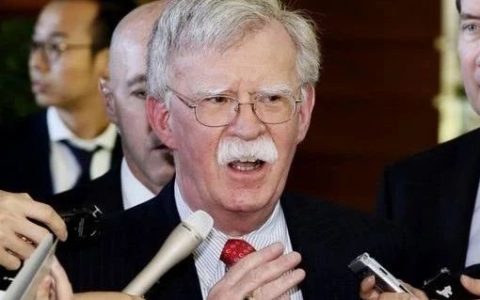 对中国叫嚣核打击，博尔顿并非疯话，美情报部也有此意，是巧合？