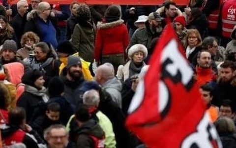 反俄的后果来了，超百万人大罢工，欧洲还能挺多久？