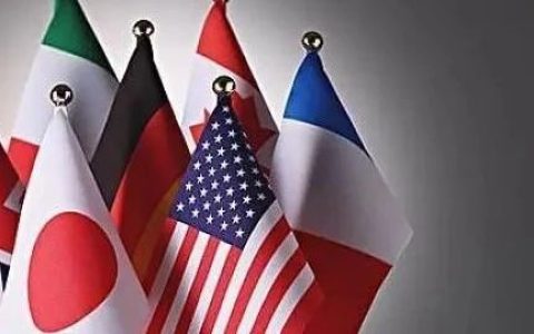 西方每一次救市，都会挖一个大坑