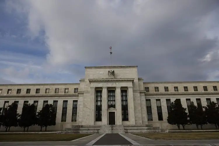 真正让美国万劫不复的，将是这两个雷？