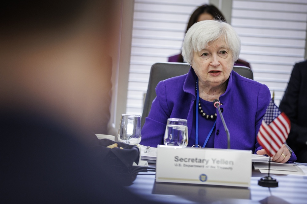 美财长别理解错了！中国的请柬，不会给来施压的人