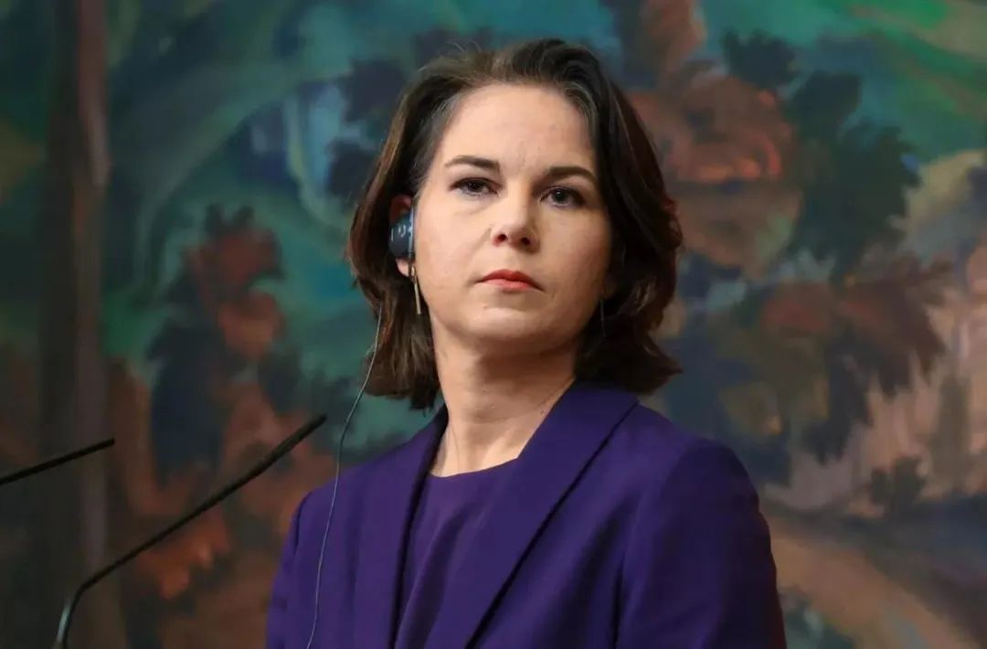 随笔 | 德国的选择，在作死的道路上狂奔！