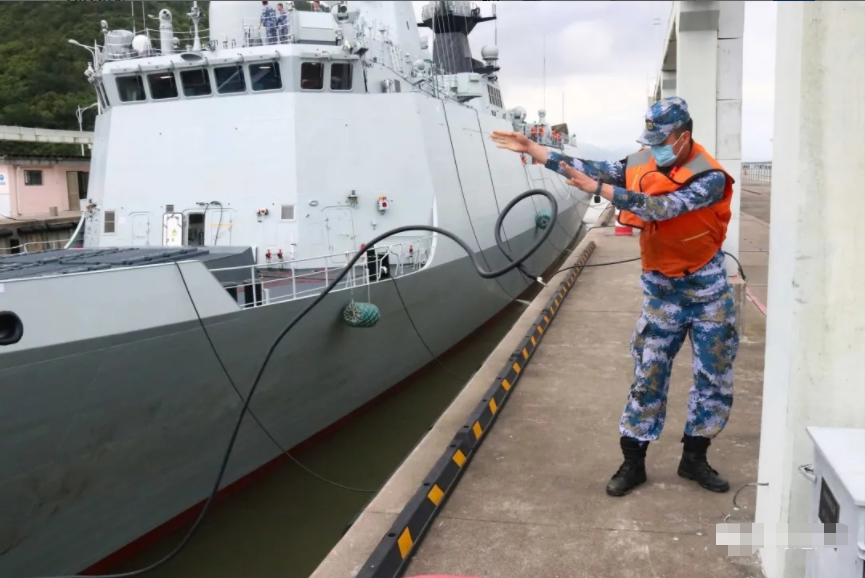 中国的航母，比外国航母小太多了