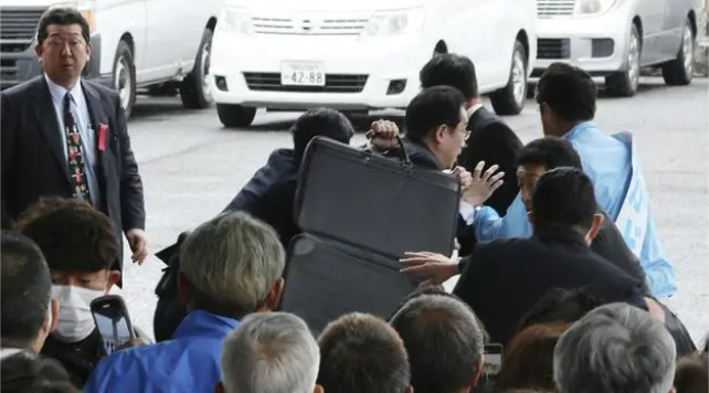 今天，首相遇刺，背后的事不简单