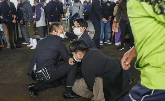 今天，首相遇刺，背后的事不简单