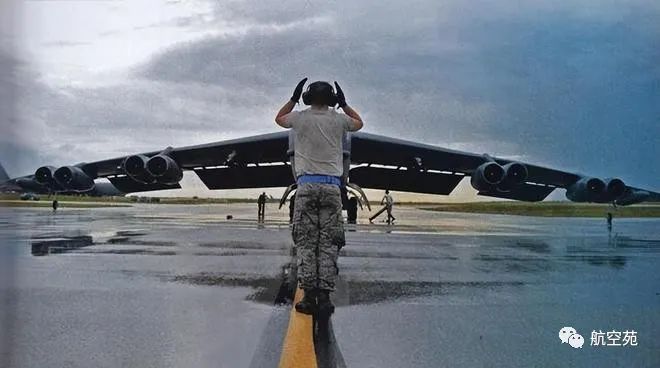 美国钻地弹有多恐怖？能打击地下60米的目标，却被中国轻松化解！