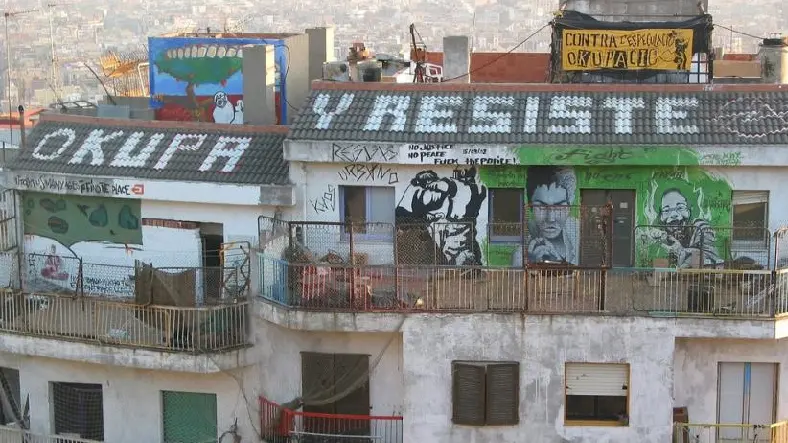 华人房子被吉普赛人抢占，西方“占房运动”有多离谱？