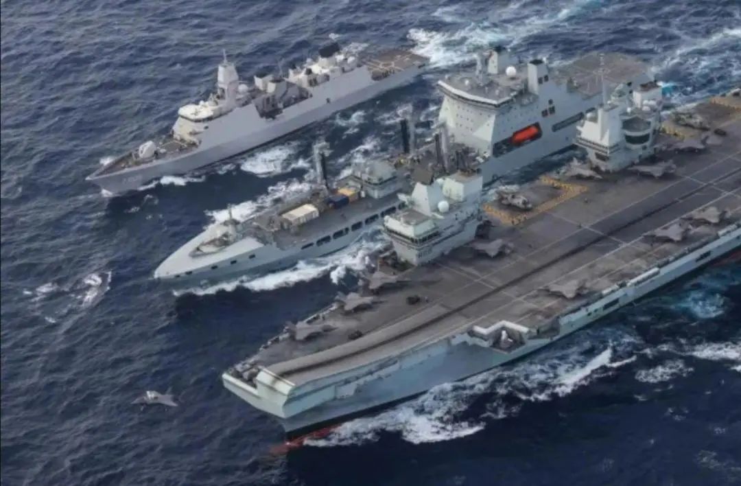 大英帝国睡不醒，一艘破船就想震慑中国，还不够055大驱塞牙缝