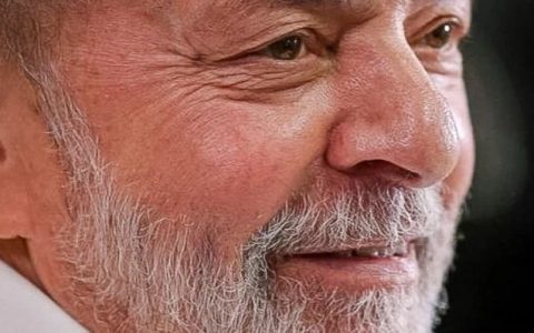 果然，这两个大国吵起来了，中国又躺枪