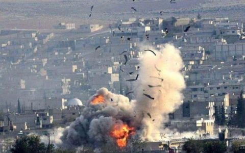 刚刚，疯狂玩火，这是自寻死路