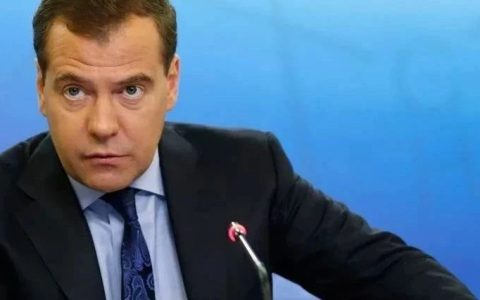 梅德韦杰夫又发狠了