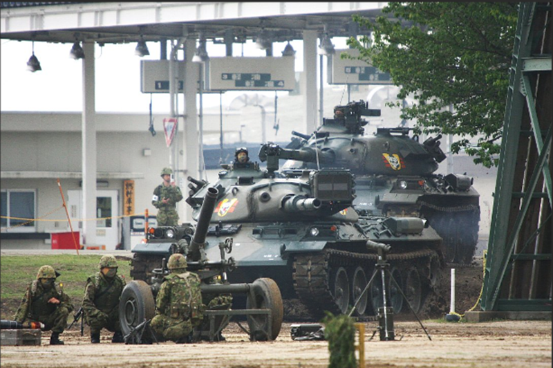 直升机坠海！日本第8师团司令部团灭，陆上自卫队为何海上作死？