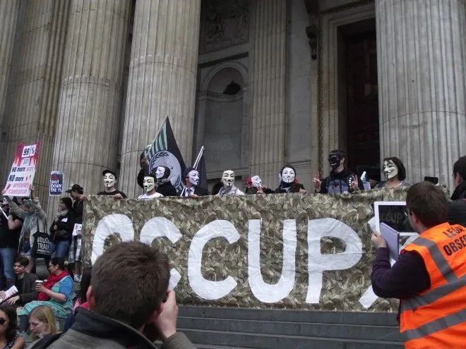 华人房子被吉普赛人抢占，西方“占房运动”有多离谱？