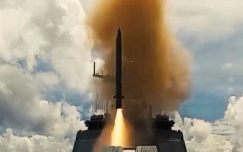 有一种前所未见的火力，是从第1岛链之外打击岛链上的目标！