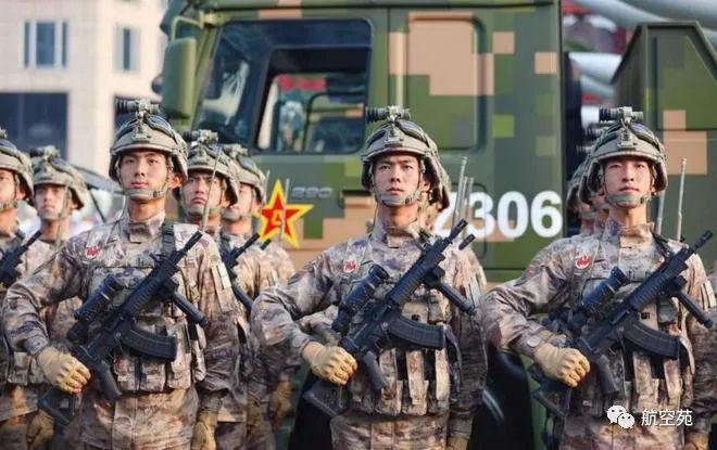 美国钻地弹有多恐怖？能打击地下60米的目标，却被中国轻松化解！