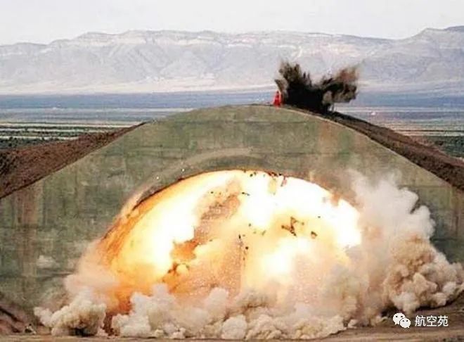 美国钻地弹有多恐怖？能打击地下60米的目标，却被中国轻松化解！