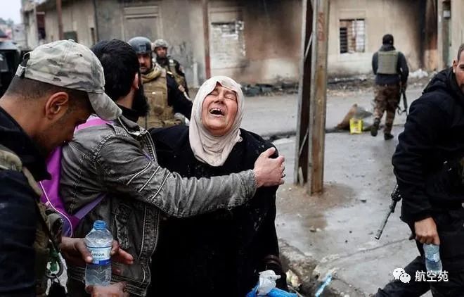 美国钻地弹有多恐怖？能打击地下60米的目标，却被中国轻松化解！