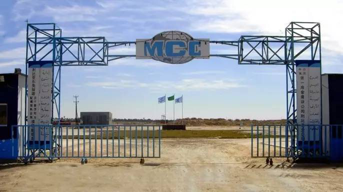 中国海军赴非洲撤侨1300多人，人走了10多亿美元资产怎么办？